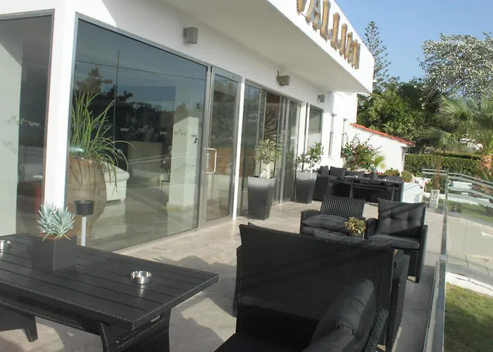 Vallian Village Hotel